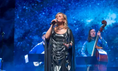 grazyna auguscik spiewa na scenie