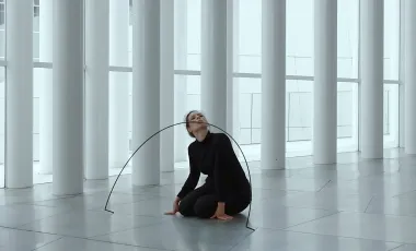 Artystka w trakcie performansu