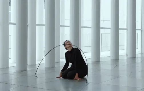 Artystka w trakcie performansu